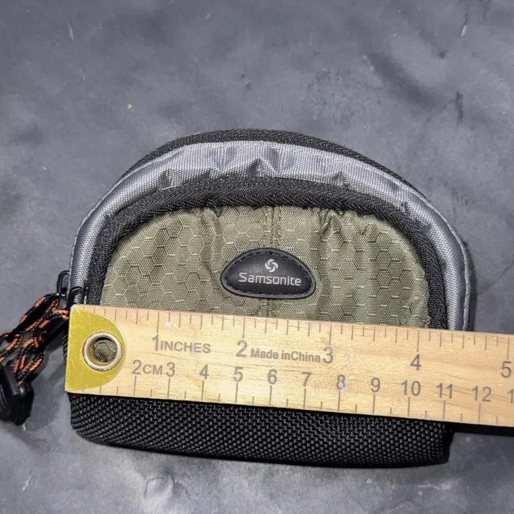 Samsonite‎ Small Camera Pouch with two zipper pockets hook & loop wide belt loop